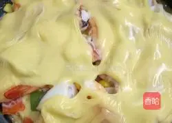 Seafood Pizza Recipe Illustration 4