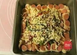 Illustration of how to make as big a pizza as you want 12