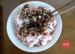 Illustration of how to make pan-fried pork buns 3