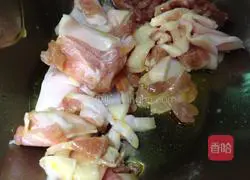 Illustration of how to make fried pork with sauce 4