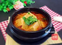 Illustration of how to make spicy cabbage and tofu soup 4