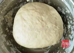 Illustration of how to make ham and shrimp pizza 1