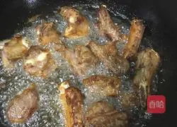 Illustration of how to make salt and pepper pork ribs 6
