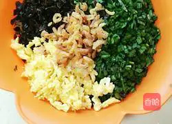 Illustration of how to make leek box 3