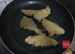 Illustration of how to make Crispy Chicken Steak Cheeseburger 8