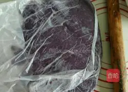 Illustration of how to make yam and purple sweet potato cake 7