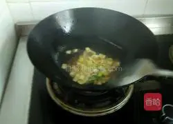 Illustration of making braised noodles 3