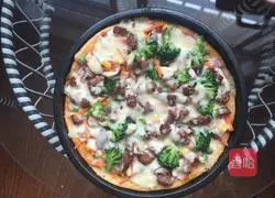 Illustration of how to make beef and seasonal vegetable pizza 10