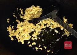 Illustration of how to stir-fry lotus root with oil residue 2