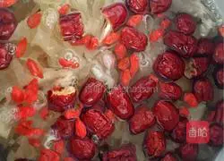 [Red Date, Wolfberry and Tremella Soup] Recipe 6