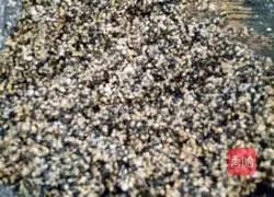 Illustration of making homemade sesame candy 6