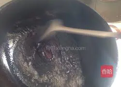 Illustration of how to make fake Beijing sauce shredded pork 8