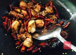 Illustration of how to make spicy chicken 9