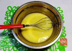 Man Illustration of how to make cranberry angel food cake 3