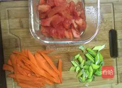 Illustration of how to make fried tomato and egg noodles 2