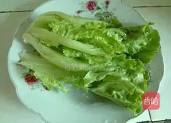 Illustration of how to make fried rice noodles with eggs, lettuce and rice 2