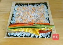 Illustration of how to make bacon sushi 7