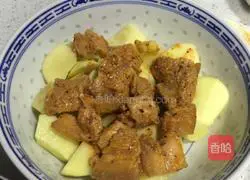 Illustration of how to make steamed rice noodles and meat 11