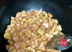  Illustration of how to stir-fry kimchi 4