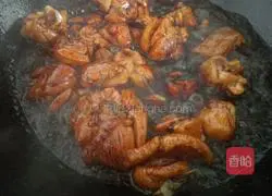 Illustration of how to make potato stewed chicken 5