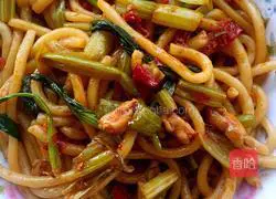 Illustration of how to make Xinjiang fried rice noodles 12