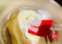 Illustration of how to make poppy sea salt milk cake cake 3