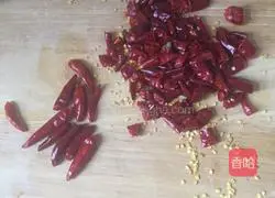 Illustration of how to make authentic spicy chicken 4