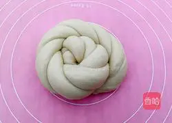 Illustration of how to make light butter bread 10