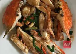 Illustration of how to make stir-fried crabs with chives and ginger 4