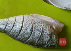 Simple Steamed Bass Recipe Illustration 1