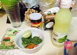 Thai Tom Yum Seafood Soup Recipe Illustration 5