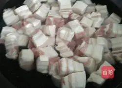 Illustration of how to make pork buns with cured sauce 1