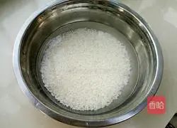 Illustration of how to make mushroom and glutinous rice pearl balls 2