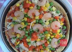 Illustration of how to make bacon and prawn thick crust pizza 6