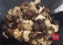 Illustration of Braised Chicken Nuggets with Mushrooms and Potatoes 7