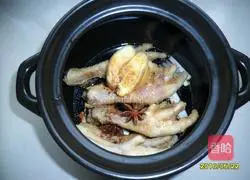 Illustration of braised chicken feet 6