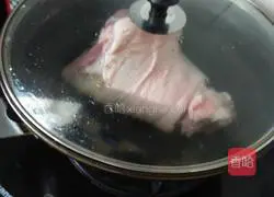 Illustration of how to make rock sugar elbow 2