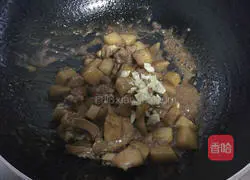 Illustration of how to make potato braised chicken nuggets 9