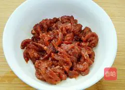 Illustration of how to make stir-fried spaghetti with black pepper and beef tenderloin 3