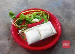 Illustration of how to make celery and tofu 1
