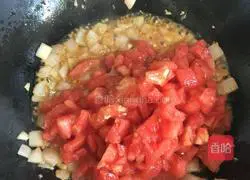 Illustration of how to make pizza sauce 5