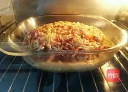 Illustration of how to make bacon chicken pizza 9