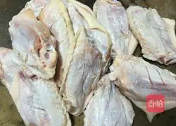 Illustration of how to make braised chicken wings 1