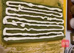 Illustration of how to make matcha cream cake roll 9