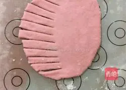  Illustration of making caterpillar jam bread 6