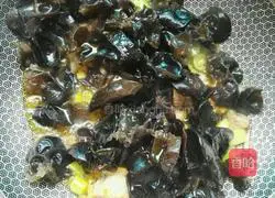 Illustration of how to make Mushu pork slices 4