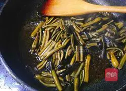 Illustration of how to make stir-fried eel 13