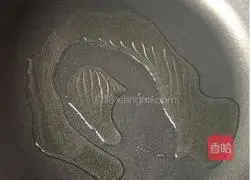 Illustration of how to make wolfberry, bitter melon and scrambled eggs 11