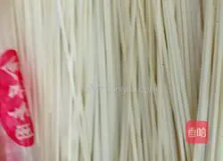 Illustration of how to make kimchi noodles 6