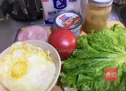 Illustration of how to make tuna sandwiches 1